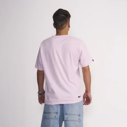 Polera Masculina Manga Corta Color Solido Con Estampado Pequeño Frontal Rosa